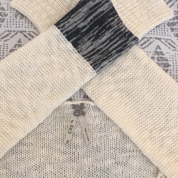 BKE knit sweater - Picture 3 of 3